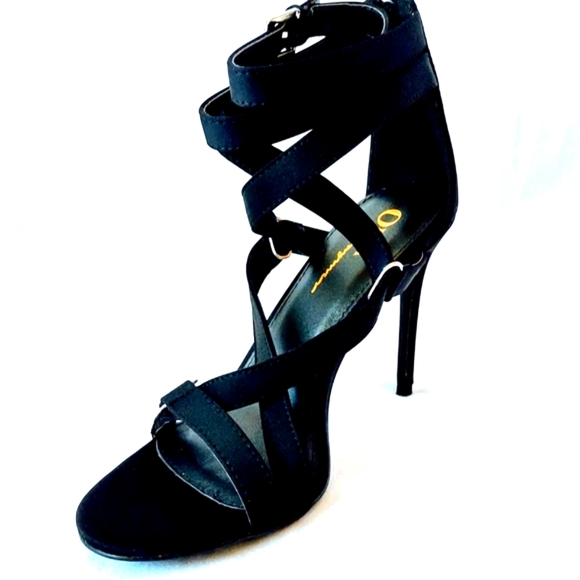 Black Intricate Heel 🖤 - Picture 2 of 5